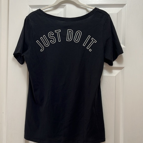 The Nike Tee Athletic Cut Women’s Short Sleeve Shirt - Picture 2 of 3